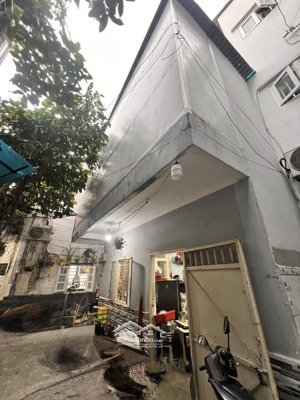 chỉ nhỉnh 2 tỷ đã có nhà tân bình.