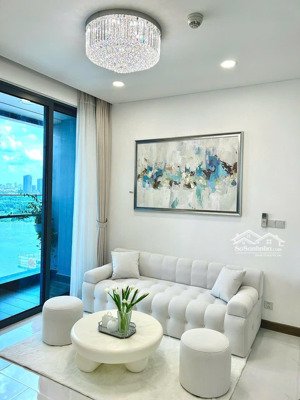 cho thuê 1 phòng ngủ tầng cao view sông cực đẹp, nội thất bắt mắt, giá 25 triệu. tại sunwah pearl