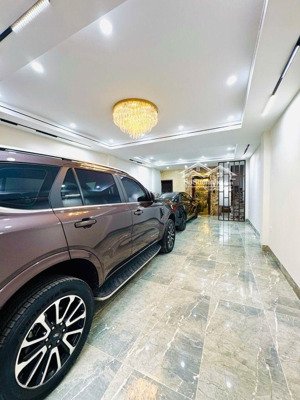 thạch bàn. lô góc. nhà 7 tầng. dt 82m2. thang máy. gara ôtô. giá đầu tư thạch bàn, bát khối