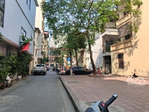 gđ cần bán lô đất cạnh cv cầu giấy - nguyễn khang 8.4 tỷ