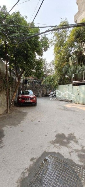 mảnh đất đẹp thuộc tây hồ, ngõ nông, 10m ra ô tô. xung quanh toàn biệt thự và căn hộ cho tây thuê