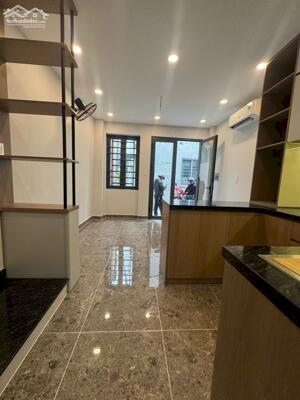 Nhà mới 2 tầng, gần Sacombank Lạc Long Quân, 4.5 tỷ