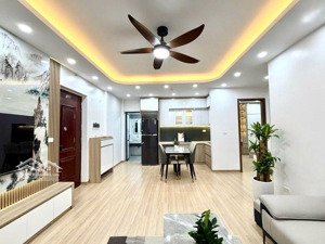 chung cư cao cấp an quý hưng long biên 65m 2pn,2vs nội thất nhập khẩu,ở ngay đón tết giá 4.98tỷ có