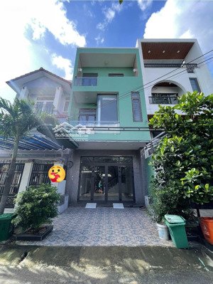 bán nhà 3 tầng mê lệch mt nguyễn chích 80m2. giá rẻ