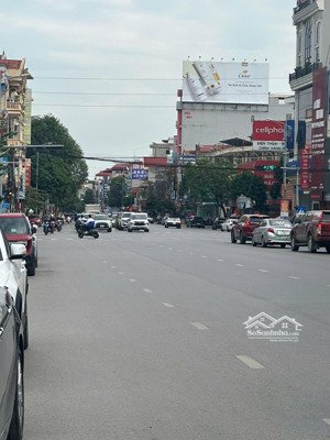 bán 5 tầng mặt đường trần hưng đạo đại phúc bn. dt 207m2,mt 9m. hướng đb, gia 52 tỷ