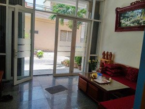 cho thuê nhà 2 tầng đường ngọc hân công chúa view đào hoa sen