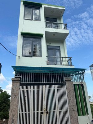 cho thuê nhà 3 tầng đối diện công viên hòn rớ 2 giá 10tr/tháng