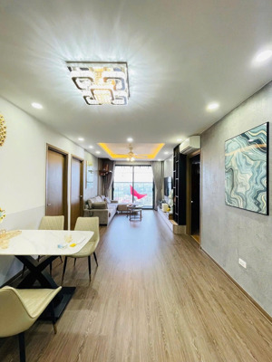 (hot) bán gấp căn 2pn/2wc, dt 67m2, tầng trung, full nt, sổ hồng, ecolake, hoàng mai, hà nội