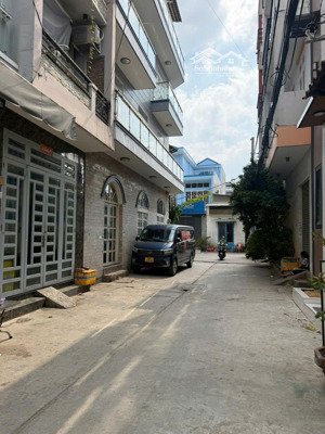 bán nhà 2 lầu btct - nhà mới dọn vô ở liền - đường 6m lê văn quới - p. bình trị đông a