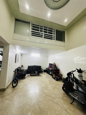 bán nhà mặt đường phạm hữu điều