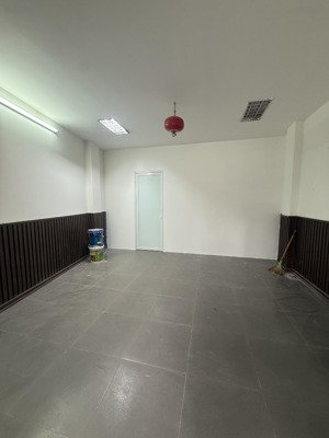 chính chủ cho thuê mặt bằng kinh doanh - tiệm nail - giặt là ... ở khương hạ