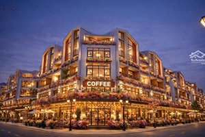 lần đầu tiên giá hàng chủ đầu tư còn thấp hơn cả hàng chuyển nhượng