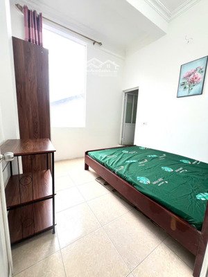 cho thuê phòng khép kín 1,7 tr thôn bầu , đông anh