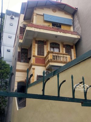 chính chủ cho thuê phòng khép kín tầng 1 trong căn nhà 4 tầng tại số 6 ngõ 220 phố định công thượng