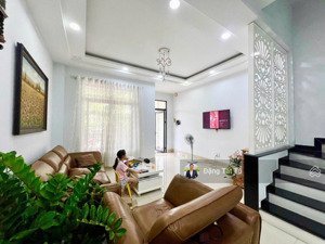 cho thuê nhà phố view hồ lakeview city giá 30tr/th nhà đã hoàn thiện. lh 