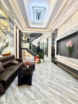 chỉ 5.5 tỷ có ngay nhà mới đón tết tặng full nội thất 3 tầng dt 4x15m - ngay thạnh xuân 43 quận 12