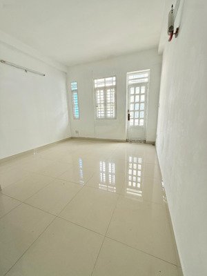 nhà nguyễn văn dung,gò vấp-dt: 4x18m-4 tầng -hẻm xe tải thông- sát đường ven kênh tham lương-8.9 tỷ