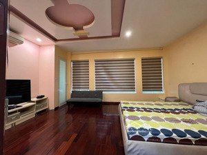 chính chủ cần bán nhà hoàng quốc việt, phân lô, ô tô tránh, lo góc, 60m² x 4 tầng, cách phố 70m