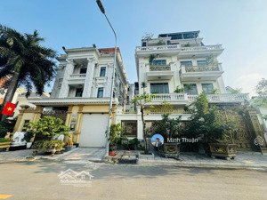 xem là mê! biệt thự siêu đẹp - ngay liên phường - 15x18m - tặng nt, có tm - hđt: 50tr - giá 33 tỷ