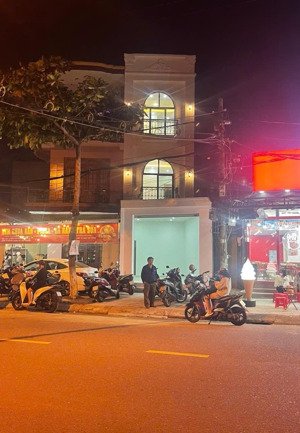 bán nhà đẹp 3 tầng mặt tiền ngô thì nhậm, liên chiểu 11,95 tỷ sẵn hđ thuê 30 triệu/tháng