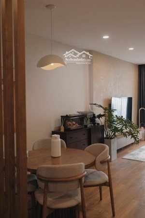 (hiếm) bán gấp căn 2n/2wc, dt 72m2, giá 5.68 tỷ, ntcb, hướng mát, view hồ tại rose town, ngọc hồi