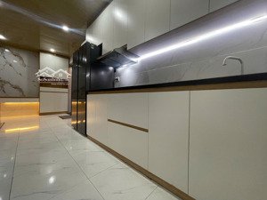 tôi chính chủ bán gấp cắt lỗ sâu dưới 3 tỷ - 32m2 - 2 tầng - ngay mặt phố trung tâm hoàng mai