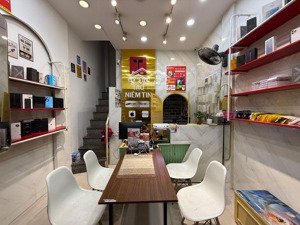 8.9 tỷ nguyễn ngọc nại - ô tô tránh trước nhà - vị trí kinh doanh - cần bán gấp