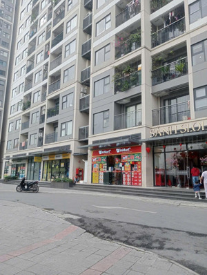 cần chuyển nhượng căn shop 35m2 vinhomes smart city