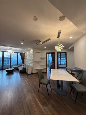 n01t8 - ngoại giao đoàn - chính chủ bán căn hộ tầng cao view hồ điều hoà