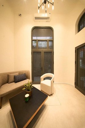 bán nhà lô góc- 3 thoáng ô tô giảng võ. ô tô kinh doanh cà phê. diện tích 35m2 5 tầng giá 14.8 tỷ