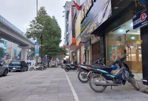 tôi chính chủ bán căn nhà mặt phố quang trung hà đông |dt 70m2 -mt 3.5m -giá 35 tỷ (có ra lộc)