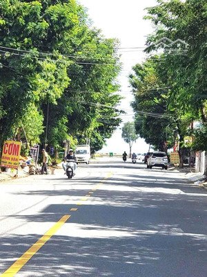 lô góc 2mt đường 10.5m thông biển kinh doanh sầm uất