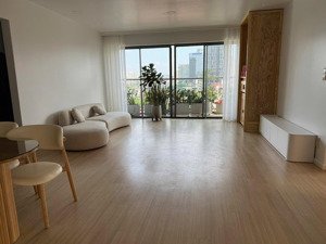 chính chủ gửi bán thiện chí căn 132m 3pn tòa golden park, giá chốt 14,5 tỷ .lh 