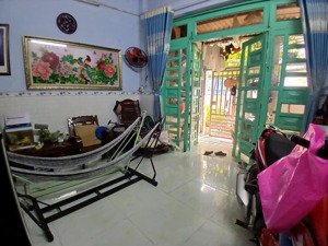 nhà 1 đời chủ cần bán gấp, cách phạm v đồng hơn 200m, hxh tới cửa, khu dân cư ở kín, chuẩn pháp lý