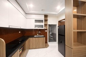 vip chung cư chùa láng 52m2- mới tinh-2 ngủ-2 wc- đống đa