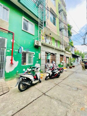 bán nhà giảm 1 tỷ trong tết. hẻm 6 m, 3 căn ra mặt tiền tân hương. 170m2, 6 tầng thang máy, 2x tỷ