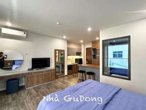 cho thuê căn hộ studio ban công full nt máy giặt riêng ngay trung tâm q3 thang máy lh xem phòng