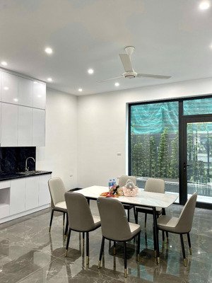 chính chủ cho thuê căn homestay 5 tầng full đồ có thang máy