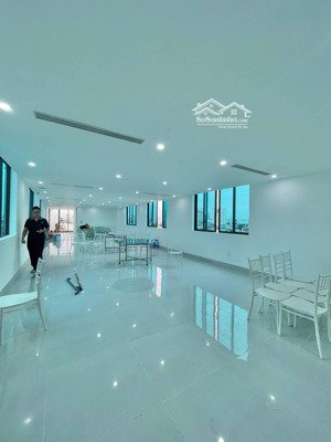 chính chủ cho thuê văn phòng diện tích 180m; 360m; 640m2 giá thuê 35tr, 80tr/tháng, nhà mới 100%