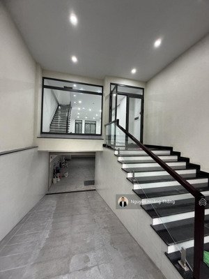 cho thuê vp mới xây 100%, 1 hầm 4 tầng, dtsd 350m2 giá 55tr/th khu thạnh mỹ lợi q. 2, lh 