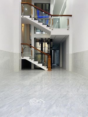 nhà 5 tầng có thang máy 7tỷ4 hẻm 55 tây lân, tân tạo, bình tân. 72m2 ngang 4 dài 18