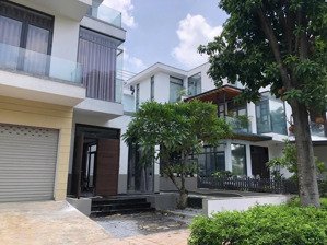 bds hvl nc- cho thuê biệt thự lucasta 300m2 mới đẹp giá 25tr