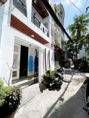 bán nhà 4 tầng nở hậu chữ l - phan đình phùng p1 phú nhuận