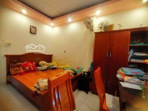 bán nhà chợ 200 đoàn văn bơ quận 4 2 tầng 58,6m2 dt 10tr/th btct khu xóm đạo kdc hh giá nhỉnh 5 tỷ