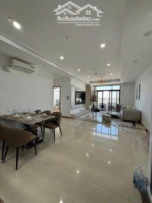 bán căn 3 phòng ngủ 136m2 - royal city full đồ mới