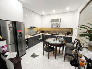 3 bước ô tô, phố hoàng hoa thám, lô góc, kinh doanh, full nội thất đẹp ở ngay