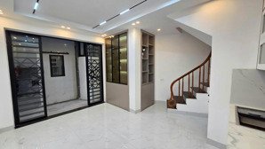 siêu phẩm trung tâm thanh xuân hàng hiếm trong phân khúc 30m x 5 tầng nhà mới đẹp