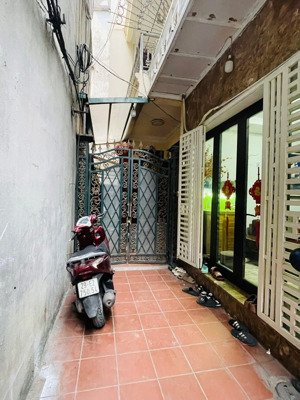 bán nhà dân xây phố dương văn bé 64 m2, 4 tầng, mt 8m, 8.45 tỷ