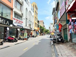 mặt phố trung hoà - cầu giấy ô tô tránh vỉa hè - kinh doanh - 7tx60m2 thang máy - mt quyền lực