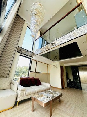 cực phẩm mặt phố trích sài- 9 tầng thang máy- ô tô ngủ trong nhà- view hồ tây cực thoáng